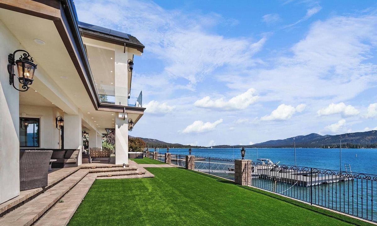 Fawnskin Cabin | Waterfront Dreams: Luxurious Lakefront! Incredible Views! 5 Masters! A/C! Extravagant Outdoor Living! Hot Tub! Pool Table and more!