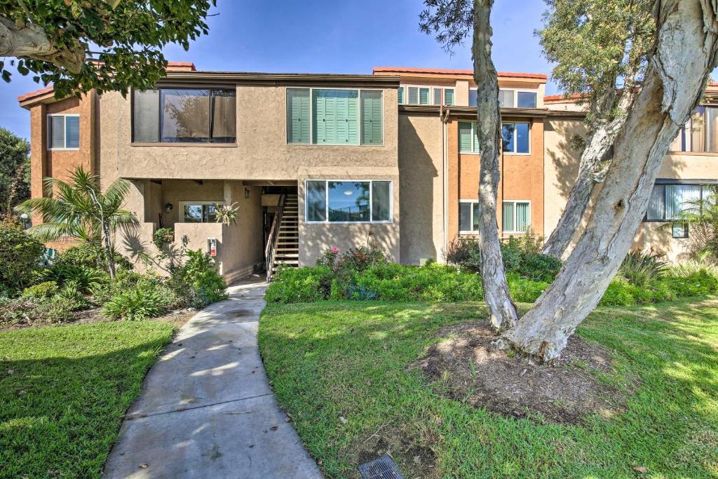Huntington Beach Apartment | Waterfront Huntington Beach Condo with Fire Pit