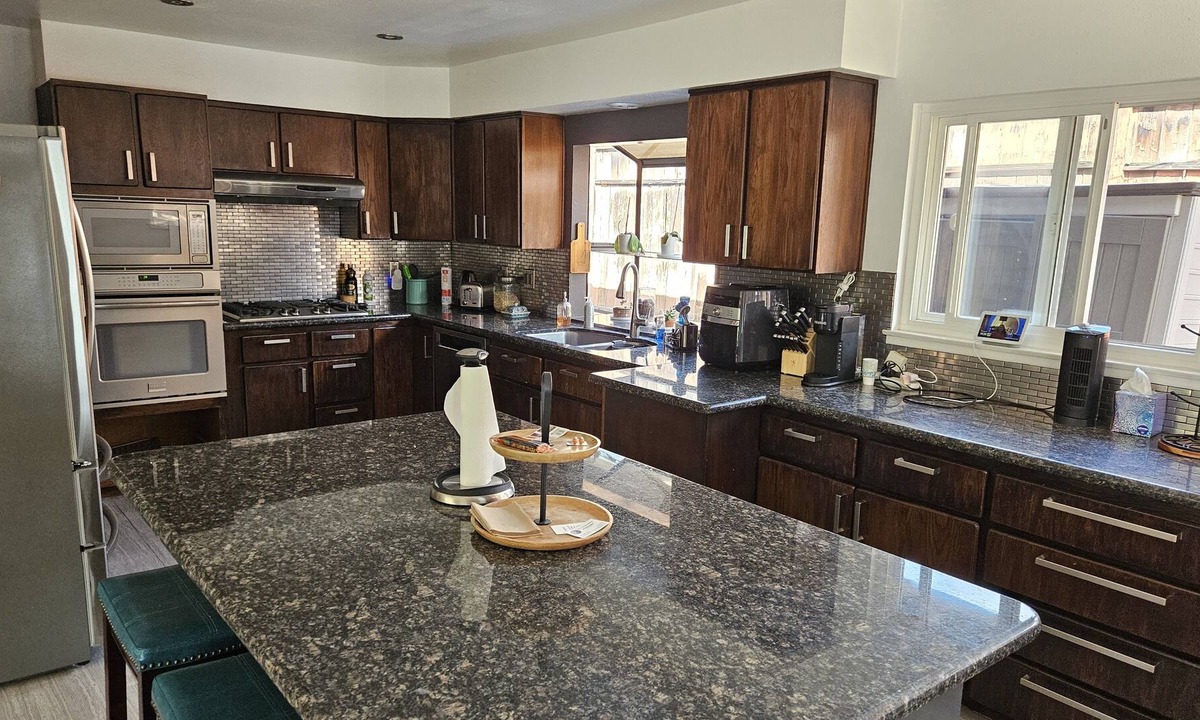 Fullerton House | Weekly rental pool house - Perfect for snowbirds! Close to amusement parks!