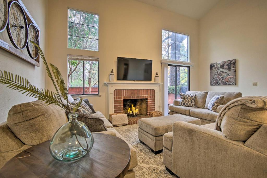 Davis Apartment | Well-Appointed Condo Across Street from UC Davis!
