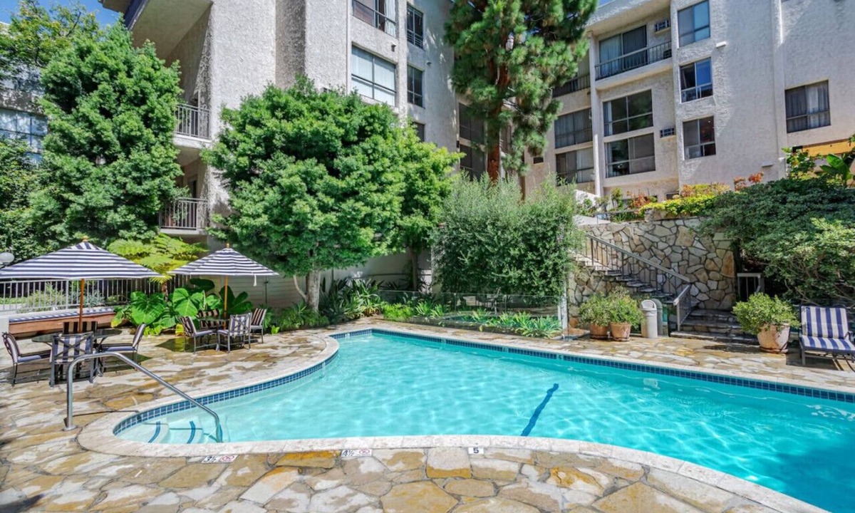 Westwood Condo | Westwood UCLA 2BR/1BA Cozy Condo w Amenities