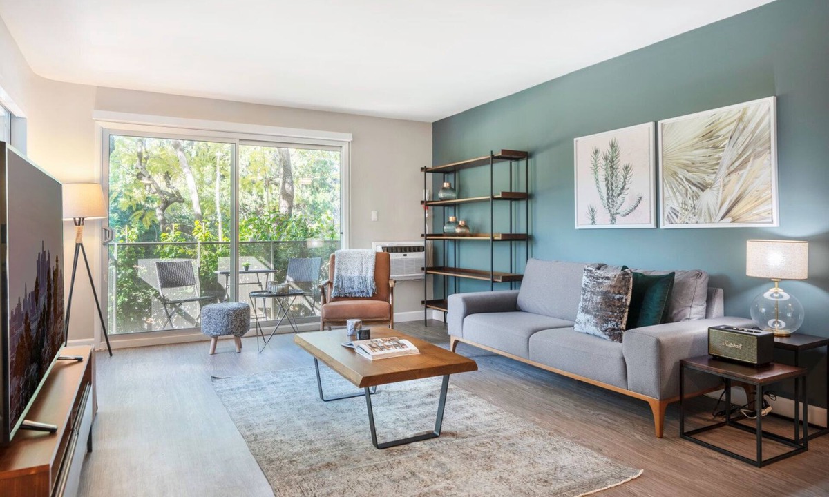 Westwood Apartment | Westwood/UCLA walkable 1BR w/Gym, next to village, shopping by Blueground