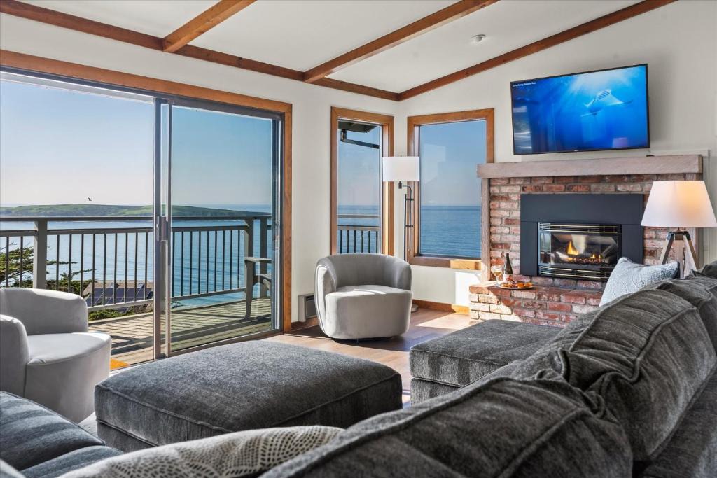 Dillon Beach House | Whale Watch FANTASTIC VIEWS Game Room Dog Friendly