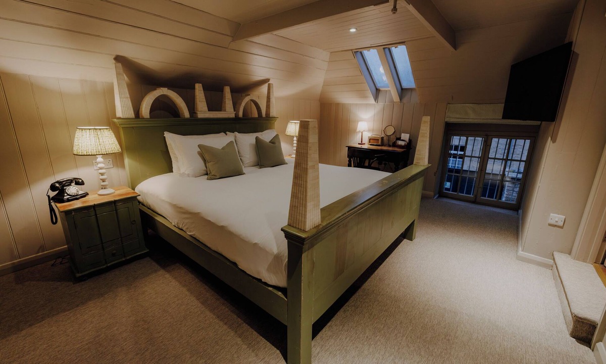 Stamford Hotel | William Cecil