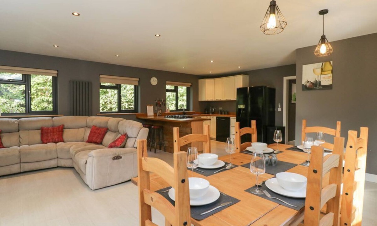 Dunbridge House | Willow Cottage, Whiteparish