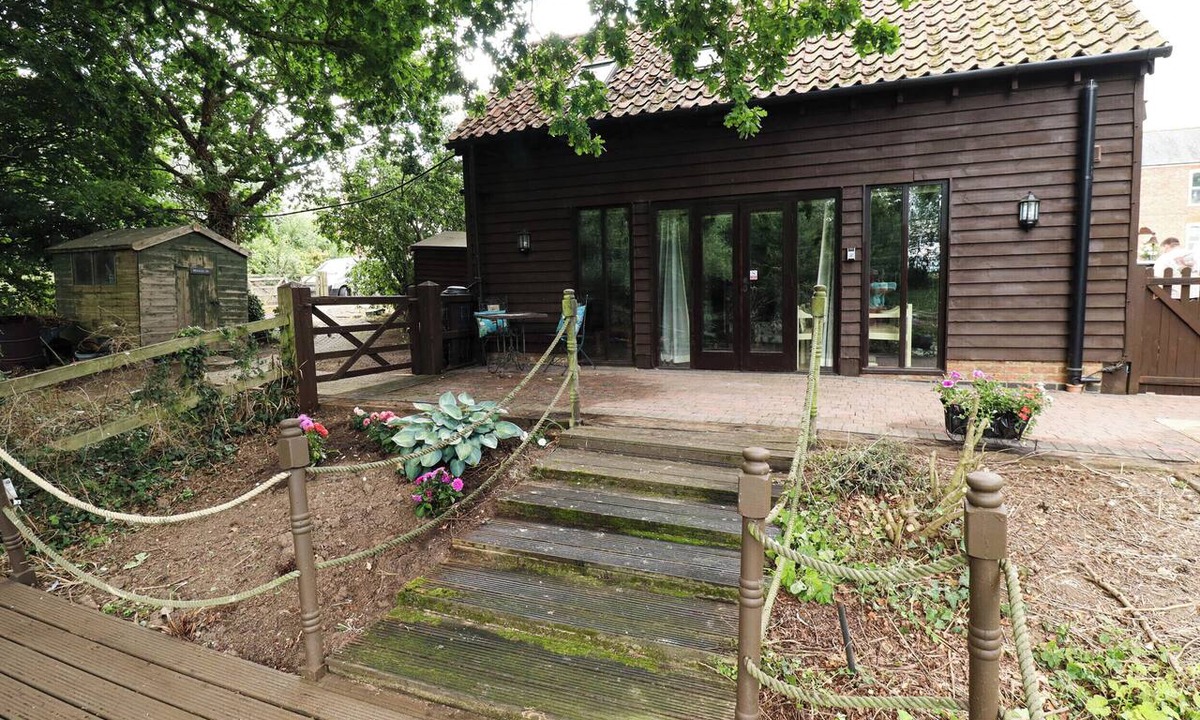 Spalding Cottage | Willow Tree Barn