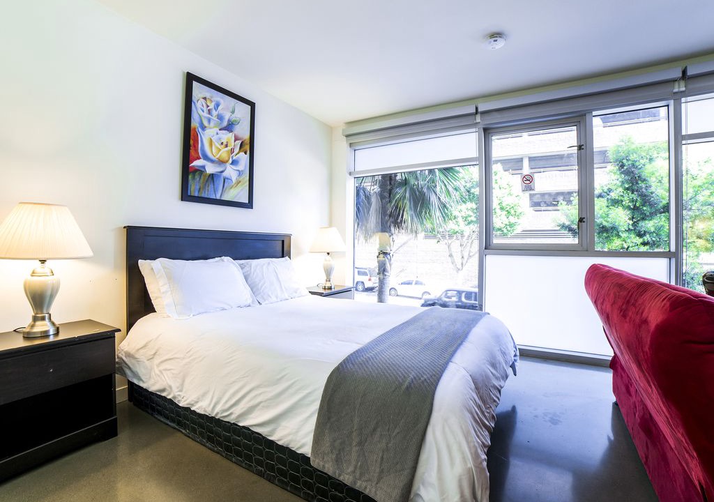 City West Apartment | Wilshire Suite Apartment
