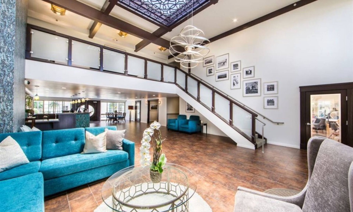 Winners Circle Resort | Solana Beach