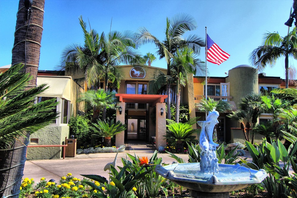 Solana Beach Hotel | Winners Circle Resort