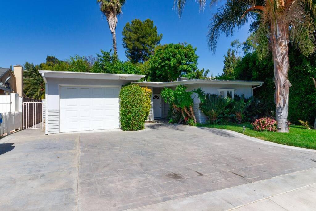 Woodland Hills House | Woodland Hills Charmer