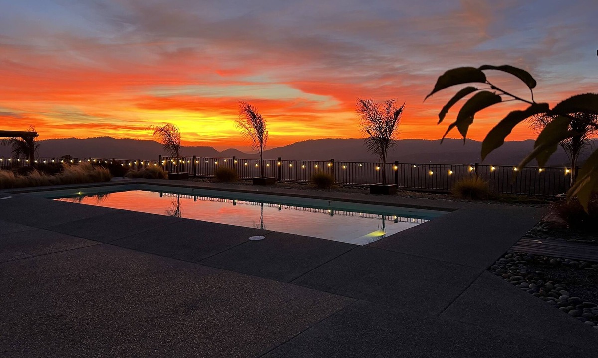 Ahwahnee Villa | Yosemite South Gate Villa. Breathtaking views sunrise to sunset. Epic pool area.