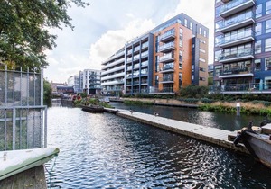 1 Bedroom Top Floor Flat / Shoreditch - Dalston