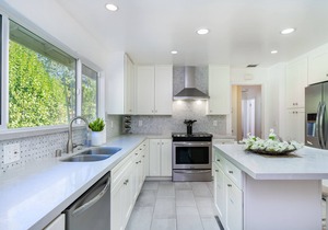 111 Sherman Oaks entire home near Universal Studios with Tesla Charger