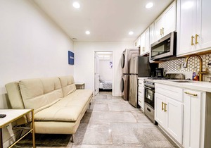 114C - Golden Trim - Downtown Digs