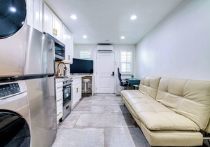 114C - Golden Trim - Downtown Digs