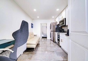 114C - Golden Trim - Downtown Digs