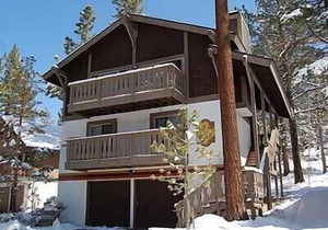1233 Timber Lane - Fantastic Ski Home Close to Casinos and Lake, Private Hot Tub!