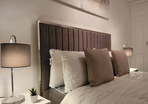 2 bedroom apartment Canary Wharf
