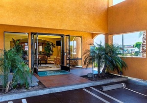 2-Star Hotel ∙ Quality Inn & Suites Westminster - Seal Beach Westminster