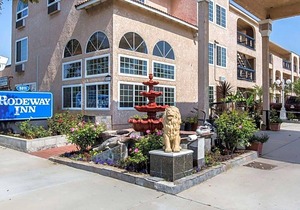 2-Star Hotel ∙ Rodeway Inn Cypress