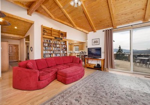 206 m² Cabin ∙ 3 bedrooms ∙ 8 guests