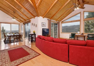 206 m² Cabin ∙ 3 bedrooms ∙ 8 guests