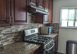 2Bedroom+Den/2Bathroom, 4 Blocks to Santa Monica Beach
