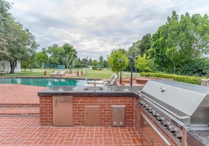 3 Acre Estate Encino sleeps 16