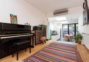 3 bedroom apartment in fashionable Camden - only 20 mins to Soho (Veeve)