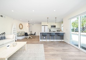3 Bedroom Renovated Condo on Balboa Island