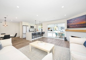 3 Bedroom Renovated Condo on Balboa Island