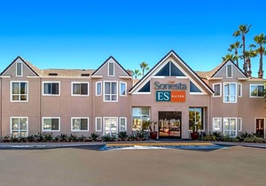 3-Star Hotel ∙ Sonesta ES Suites Huntington Beach Fountain Valley