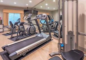 3-Star Hotel ∙ Best Western Plus Executive Inn