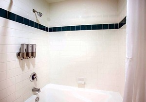 3-Star Hotel ∙ Azure Hotel&Suites Ontario Trademark Collection by Wyndham