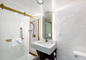 3-Star Hotel ∙ Hilton Garden Inn Los Angeles / Hollywood