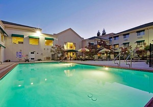 3-Star Hotel ∙ Holiday Inn Auburn, an IHG Hotel