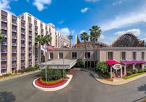 3-Star Hotel ∙ Knott's Berry Farm Hotel
