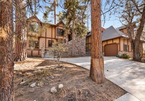 361 m² Cabin ∙ 5 bedrooms ∙ 16 guests