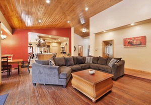 361 m² Cabin ∙ 5 bedrooms ∙ 16 guests