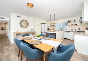 4 bedroom Renovated Home on Balboa Island
