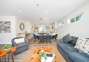4 bedroom Renovated Home on Balboa Island