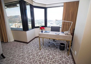4-Star Hotel ∙ Hilton Los Angeles-Universal City