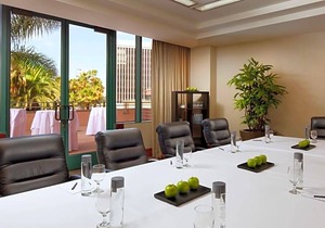 4-Star Hotel ∙ The Westin Long Beach