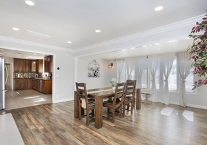 5bd Gated House, Walk to Disneyland tram.