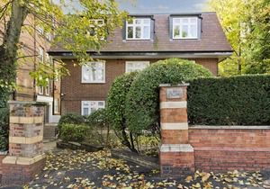 A Hampstead Retreat - Two Bedroom Apartment, Sleeps 4