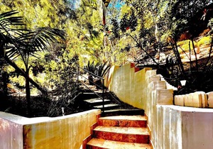 Adorable Patio Ensuite Apt w/ Pool access on private Beverly Hills estate