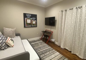 Adorable Patio Ensuite Apt w/ Pool access on private Beverly Hills estate