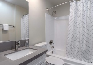 Airy Marina del Rey 1BR, by beach, bars & shops, by Blueground