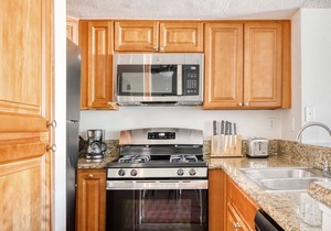 Airy North Hollywood 2BR w/Gym & Pool, near TJ & shops, by Blueground