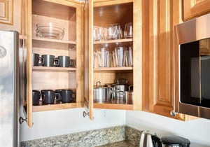 Airy North Hollywood 2BR w/Gym & Pool, near TJ & shops, by Blueground